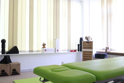 Iris-Casper-Liebscher-und-Bracht-Behandlungszimmer-Querformat